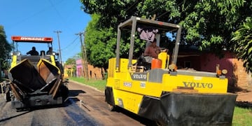 Ejecutan una serie obras viales en Puerto Iguazú.
