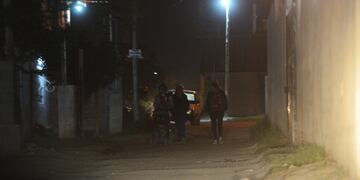 Una mujer recibio un disparo en la cabeza en una pelea en calle JONAS LARGUIA Nº 360 B° El Pueblito (Las Violetas)