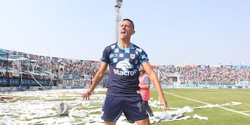 Emiliano Endrizzi, el de los goles importantes del "Lobo" jujeño, anotó para abrir el marcador frente a Gimnasia y Tiro de Salta.