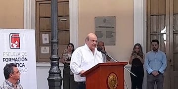 Lo destacó en el acto de colación de grados de  Escuela de Formación Política y Gobierno de la UNT