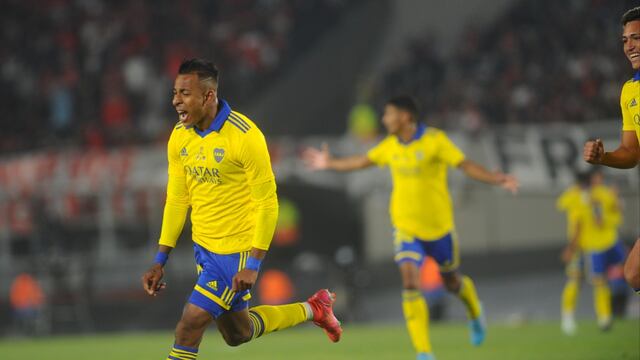Sebastián Villa celebra su gol, en el 1-0 de Boca sobre River, en el Monumental. (Clarín)