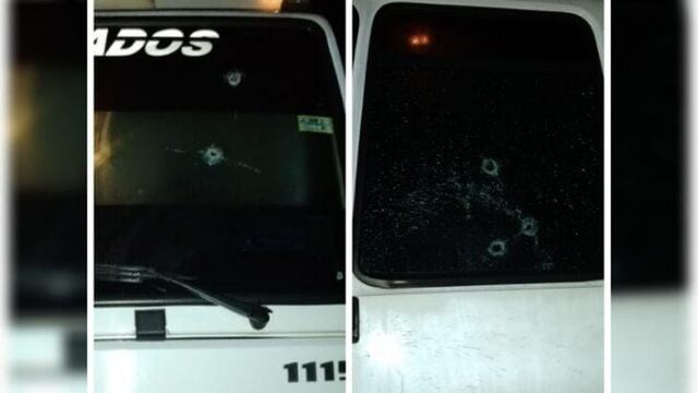 Los tres asaltantes armados dispararon contra el camión para que este se detenga.