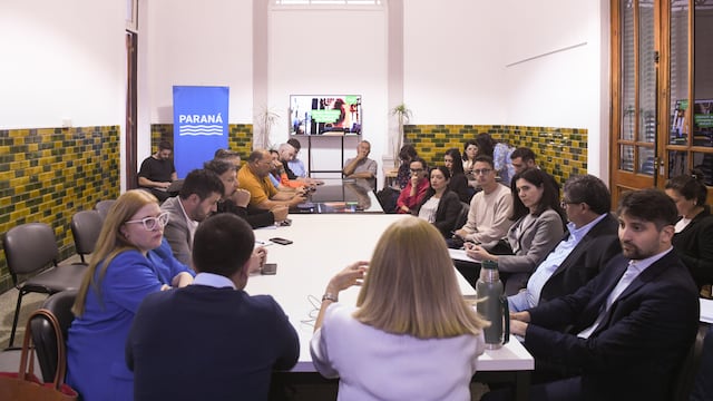 Presentaron el pliego de condiciones para el nuevo servicio de transporte público en Paraná.