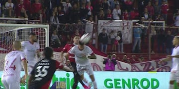 Supuesta falta por la que le anularon el segundo gol a Colón