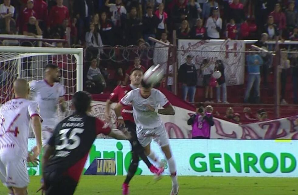 El VAR le anuló el gol a Wanchope Ábila y volvió a generar polémica