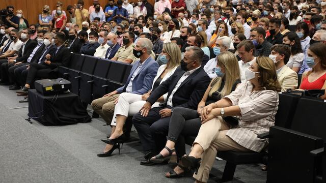 Jolly y Cañete asistieron a la entrega de diplomas en la ciudad de Santa Fe (Gobierno de Santa Fe)