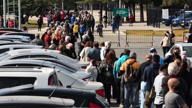 La campaña de vacunación seguirá durante el confinamiento (Pedro Castillo/La Voz).