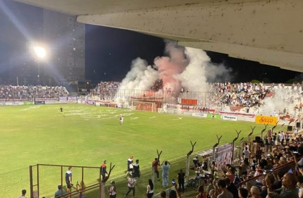 Clausuraron la cancha de Guaraní en Posadas por el uso de pirotecnia
