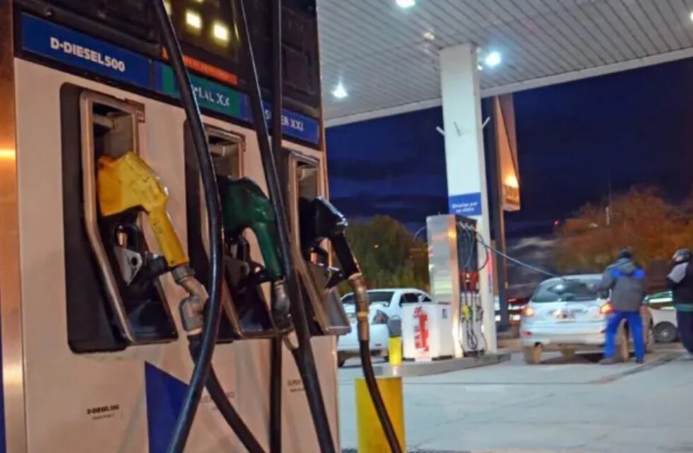 Estaciones de servicio de Rosario retoman el horario nocturno este miércoles