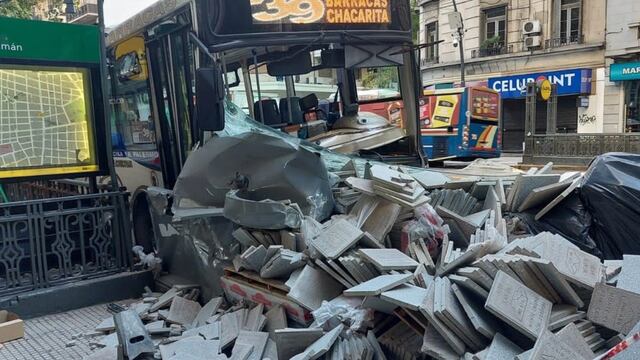 Un colectivo de la línea 39 chocó esta mañana en Palermo. El conductor dio positivo al narcotest.