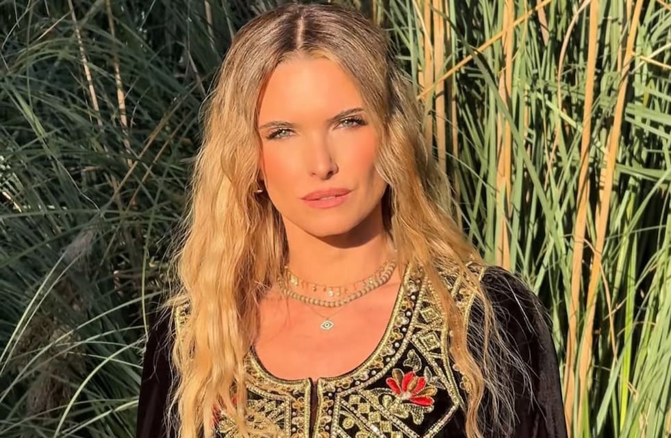 Sofía Zámolo conquistó el sur de Francia en microbikini y el accesorio que será tendencia en el verano