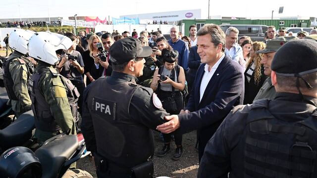 El candidato presidencial inauguró la Base de Operaciones Policiales de Intervención Urbana.