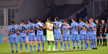 Belgrano estrenó camiseta este lunes en el Kempes ante una multitud. Pero no pasó del cero (Foto: Javier Ferreyra).