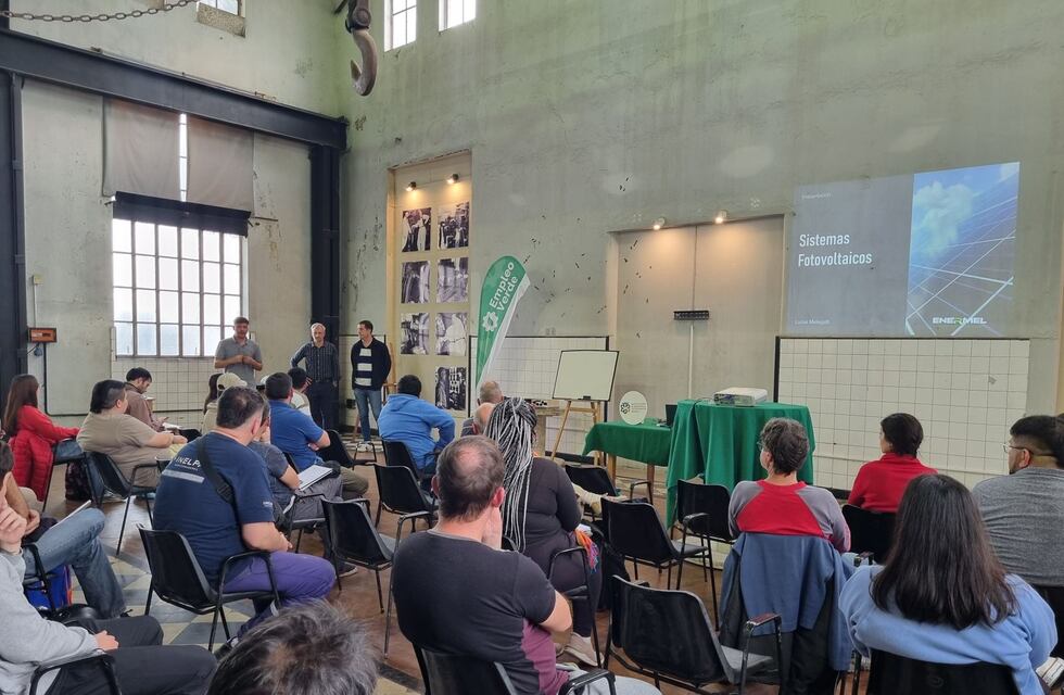 Inició el curso de paneles fotovoltaicos