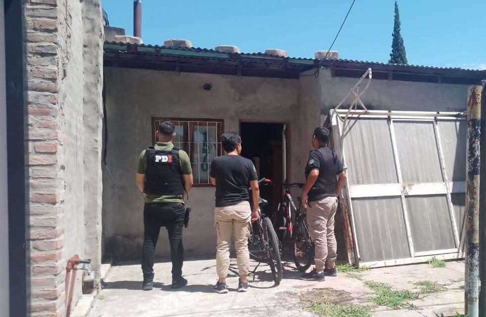 Compró elementos robados y “le pintaron” los dedos