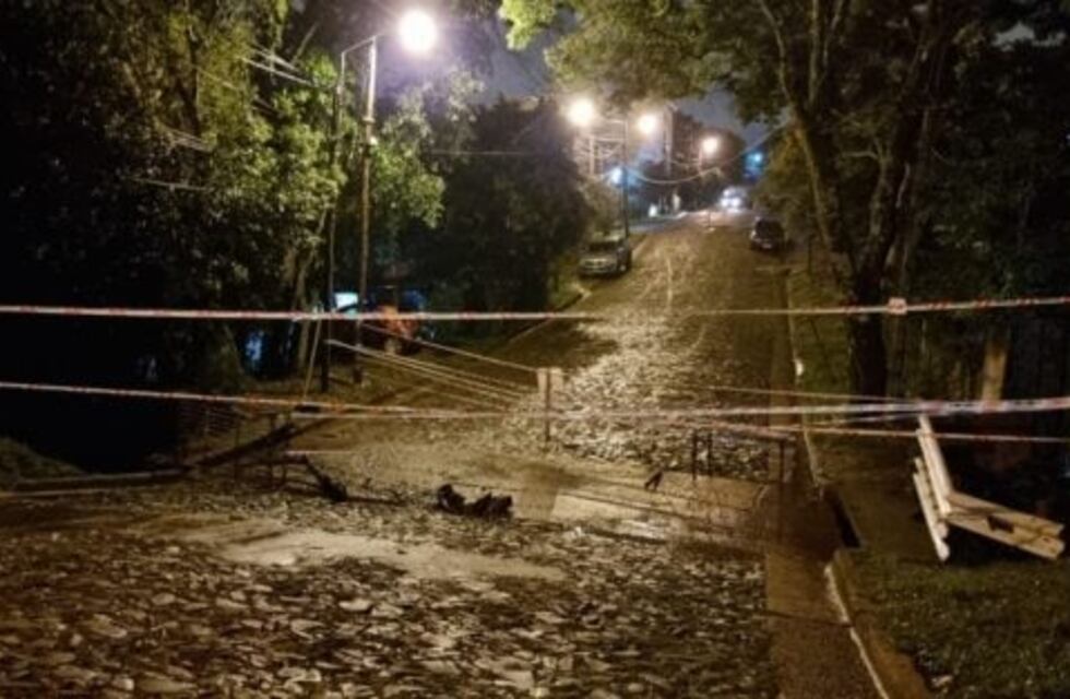 Debido a las intensas lluvias colapsó un puente en Oberá