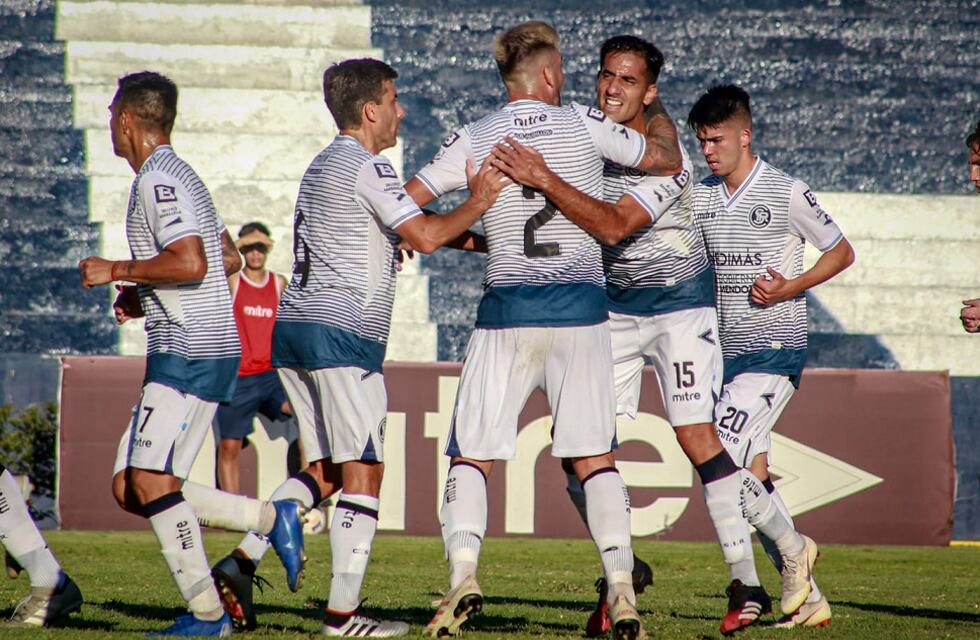 Independiente Rivadavia goleó a San Telmo 4-3