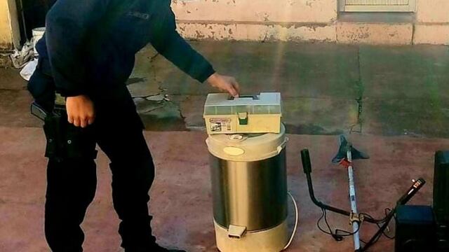Intentaban trasladar objetos robados y quedaron filmados: terminaron demorados.