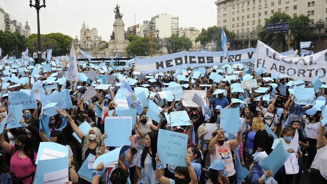 Las fotos de la marcha #MayoriaCeleste en el Congreso.