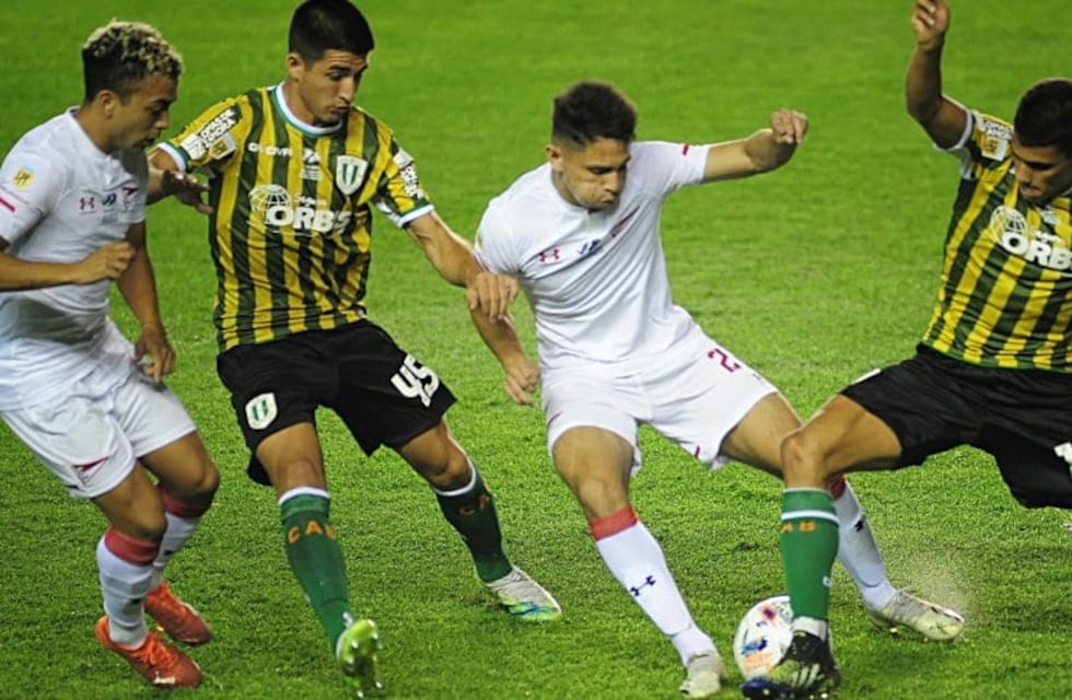Banfield reaccionó rápido y se llevó un empate ante Estudiantes de La Plata