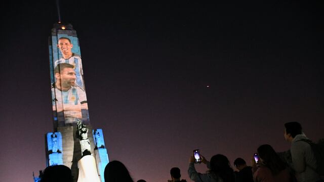 El Monumento a la Bandera proyectará imágenes de los jugadores.