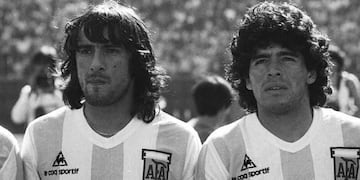 Valencia y Maradona, juntos en la selección argentina en 1980 (Foto: Archivo / La Voz).
