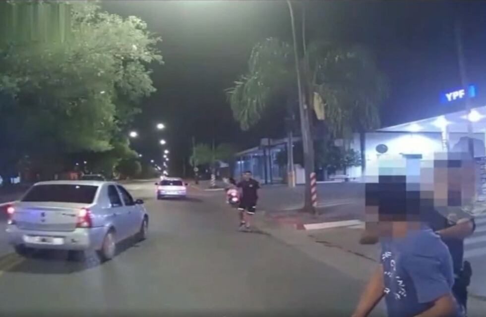 Córdoba: evadieron un control policial y ella intentó escapar cuando atraparon a su compañero