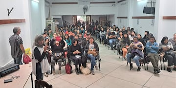 La asamblea extraordinaria del CEDEMS votó a favor de declarar paro por tiempo indeterminado a partir de este martes.