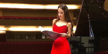 La artista necesita del voto del público para pasar a la siguiente etapa de un concurso mundial de piano.