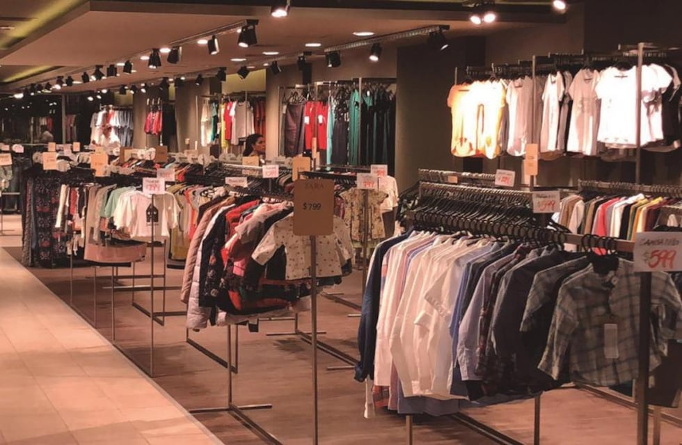 Los outlets deportivos de Mendoza comenzaron a cerrar sus puertas