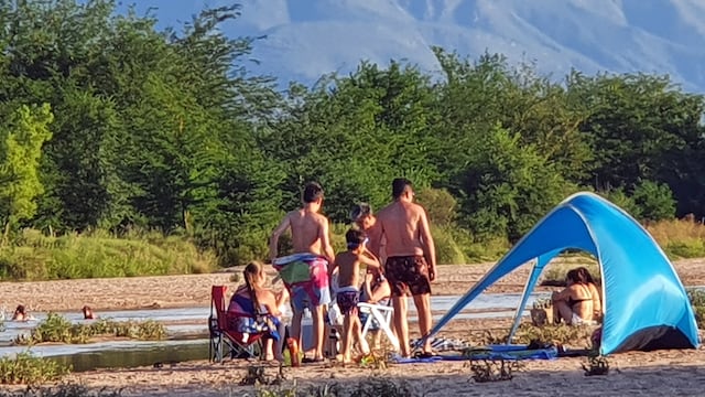 La policía detuvo a un ladrón que robaba a turistas en el Balneario Los Remansos.