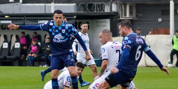 Mala imagen en Caseros: Gimnasia de Jujuy cayó por la mínima diferencia, frente a Estudiantes de Buenos Aires.