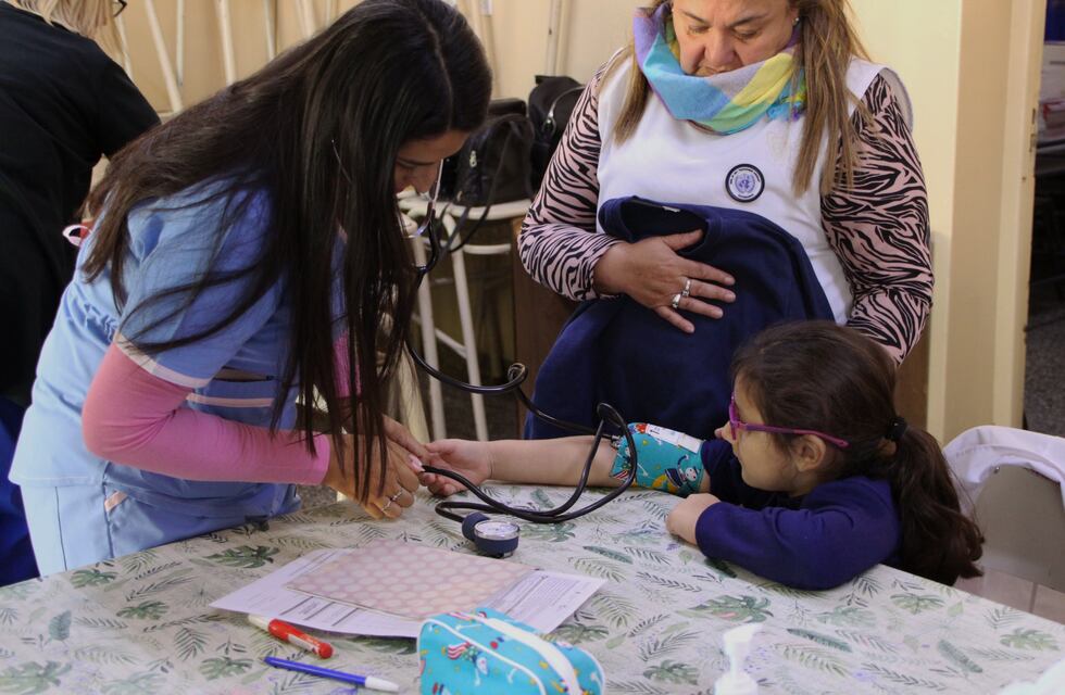 Salud escolar: más de 21.000 controles médicos en 71 escuelas durante abril y mayo