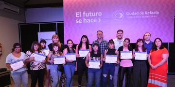 Entregaron certificados de Santa Fe Más
