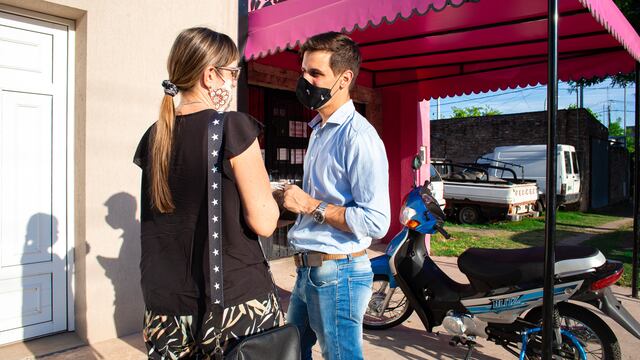Leonardo Viotti recorrió el barrio VIlla Rosas