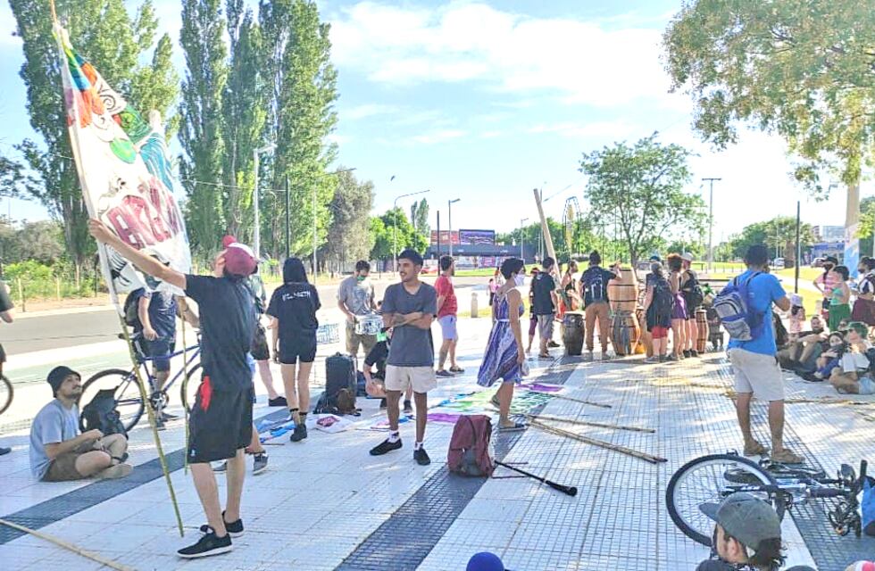 Artistas sanrafaelinos reclamaron que los dejen trabajar