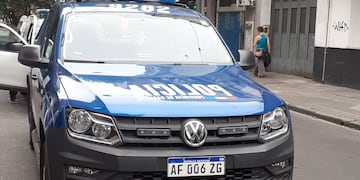 Una moto disparó al menos cinco tiros contra una casa. Previamente, le habían exigido a la dueña que abandonara la vivienda porque pertenecía "a la mafia".