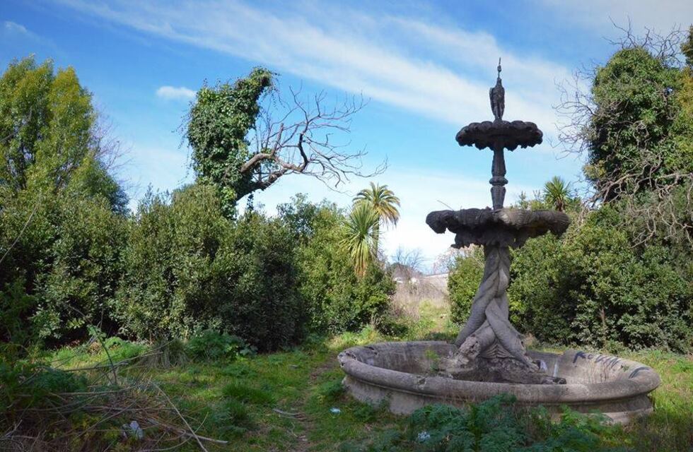 Buscan declarar a la Fuente del Erópido como patrimonio arquitectónico de Azul