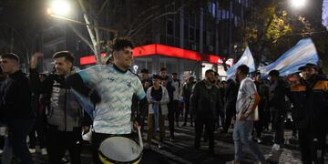 Instrumentos, banderas, cantitos, camisetas, el pueblo mendocino armó una verdadera fiesta.