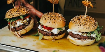 Comida, bebida, música y promociones para disfrutar en Córdoba.
