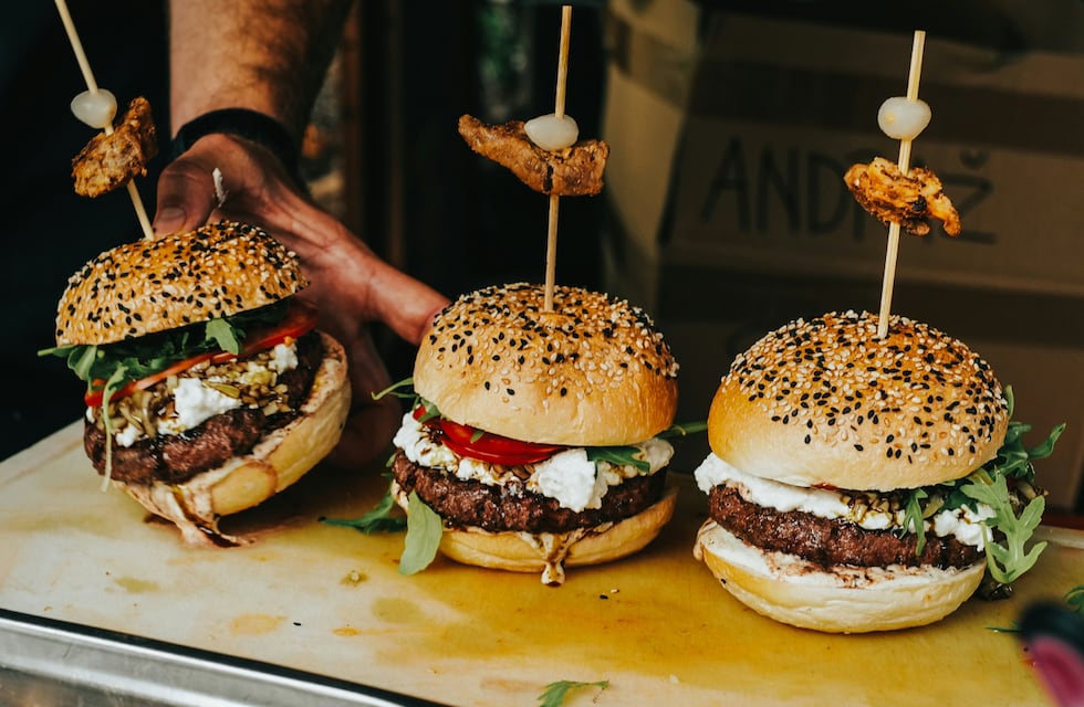 Con food trucks y entrada gratis: el paseo comercial que llega a Córdoba