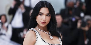 Dua Lipa se robó todas las miradas con un imponente vestido en el Festival de Cannes