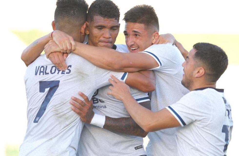 El colombiano Pérez, a lo 9 para el empate de Talleres