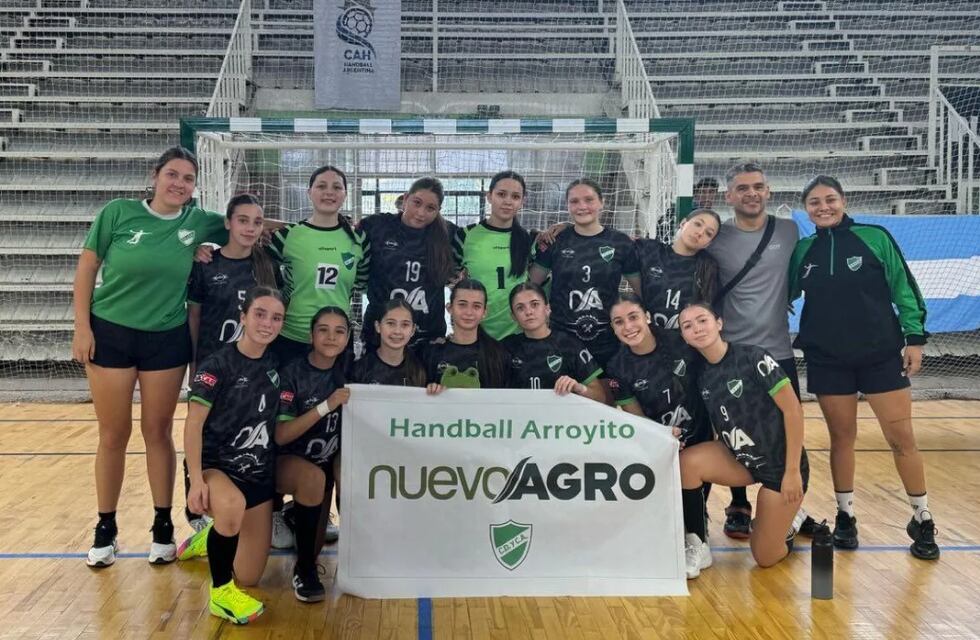 Debut y triunfo de “las chicas” del Cultural Arroyito ante Vélez Sarsfield en el Torneo Nacional de Handball