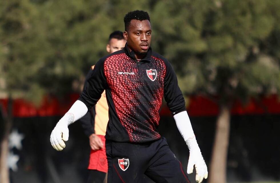 Iván Arboleda busca la salida de Newell’s para volver a Rayo Vallecano