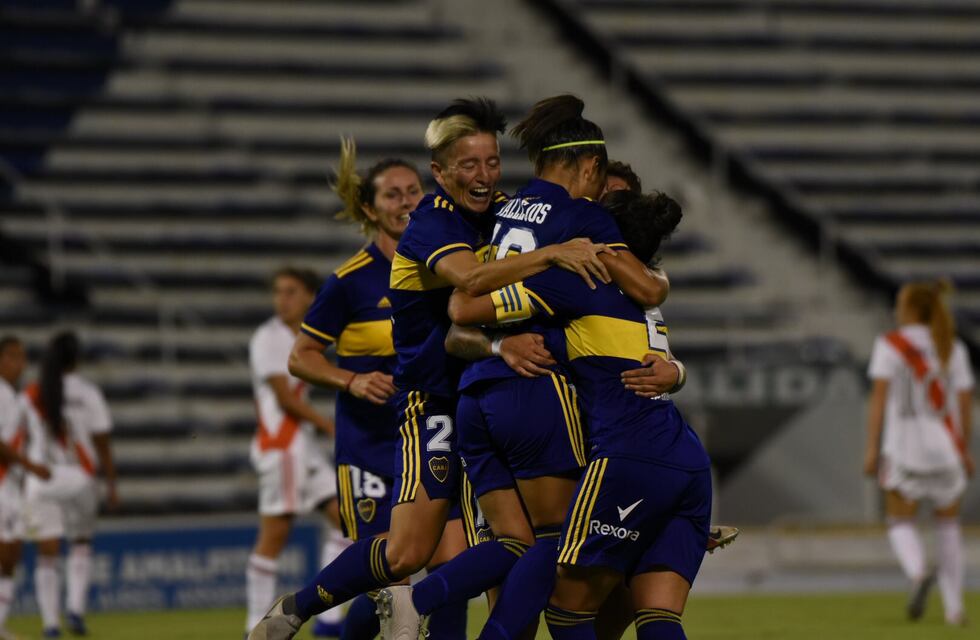 Boca goleó 7-0 a River y es el primer campeón profesional del fútbol femenino