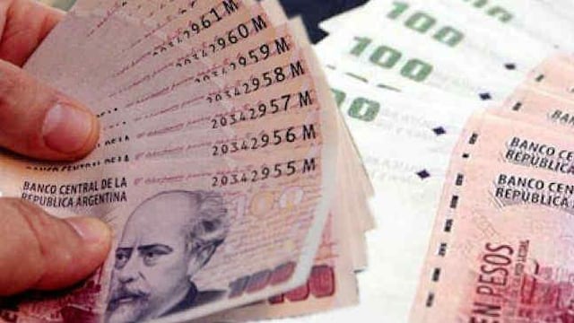 Los delincuentes se llevaron 900 mil pesos en efectivo.