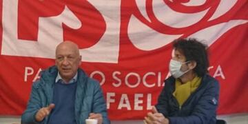 Bonfatti y Gazpoz, en el Centro Socialista de Rafaela