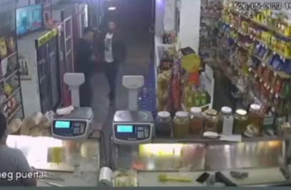Con una escopeta en la mano, un delincuente asaltó un comercio en barrio Alta Córdoba