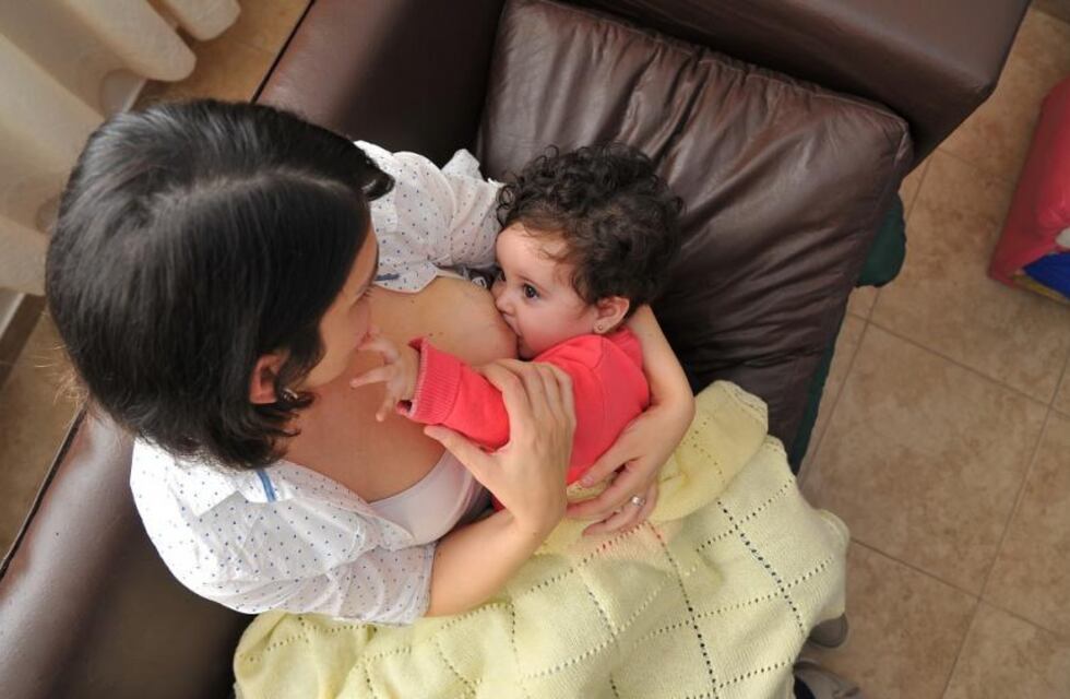 Alergia a la proteína de la leche de vaca: qué es y cómo conseguir fórmula para alimentar a los bebés